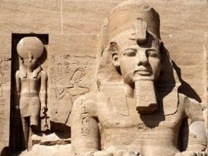 古埃及所有法老妻子有雕像吗
