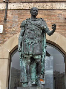 罗马帝国衰亡的主要原因是凯撒独揽大权吗